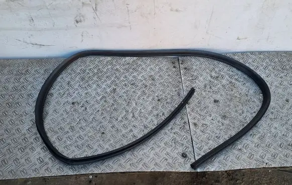 Ford Focus Rubber seal front coupe door B249 72294 UHF3