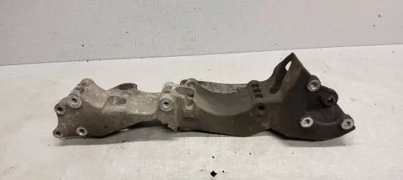 Volkswagen Transporter - Caravelle T5 Engine mounting bracket 045903143C
