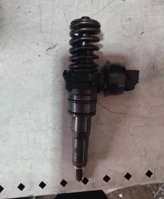Volkswagen Golf Plus Fuel injector 038130073AG