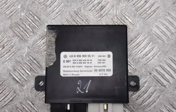 Mercedes-Benz Sprinter W906 Door central lock control unit/module A9069005501
