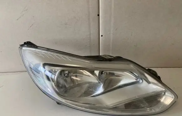 Ford Focus Headlight/headlamp 1482114822 1481914820 0374D