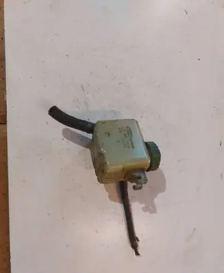Brake fluid reservoir