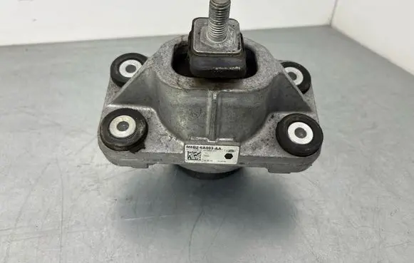 Land Rover Defender Engine mount bracket M8B26A003AA EC0133000