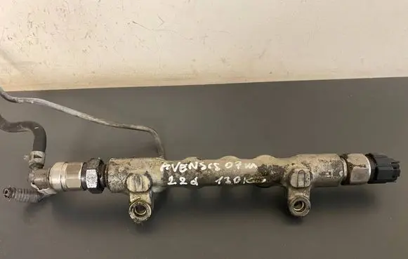 Toyota Avensis T250 Fuel main line pipe 8945871010