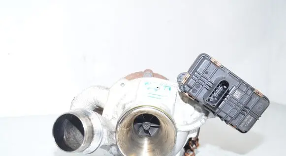 BMW 3 F30 F35 F31 Turbo 8513640 8513641 11658513641