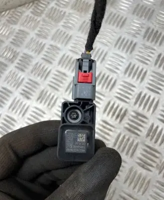 Opel Insignia A Airbag deployment crash/impact sensor 13593676