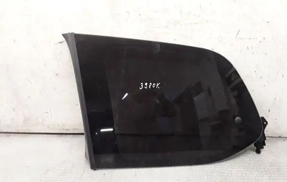 KIA Carnival Rear side window