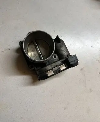 Volvo XC70 Throttle valve 30650013 03W123 0280