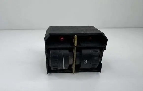 Volkswagen Touran I Headlight level height control switch 1T0941333