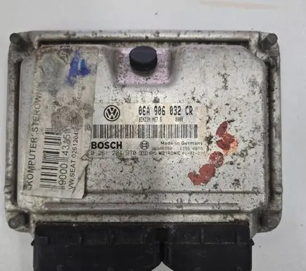 Seat Leon (1M) Engine control unit/module 06A906032CR 26SA6950 0261204970