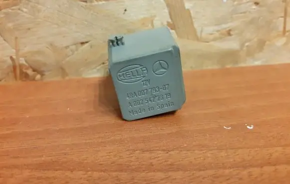 Mercedes-Benz Vito Viano W639 Other relay 4RA00779307 2254