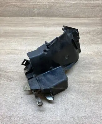 BMW 5 E39 Rear door lock 8352165