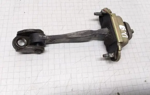 Ford Mondeo Mk III Rear door check strap stopper