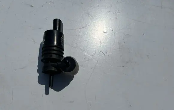Volkswagen Caddy Windscreen/windshield washer pump 1K6955651