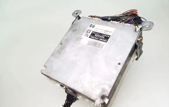 Toyota Corolla Verso E121 Engine control unit/module 8966113120 1758005371