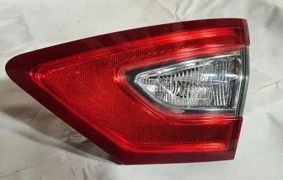 Ford Fusion II Tailgate rear/tail lights DS7313A602AE