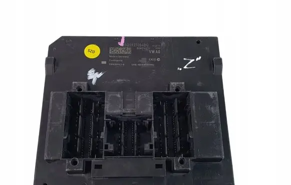 Volkswagen Tiguan Comfort/convenience module 5Q0937084BQ