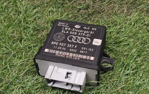 Audi Q7 4L Light module LCM 8P0907357F 5LA00837901