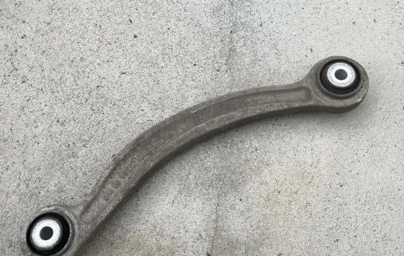 Rear control arm