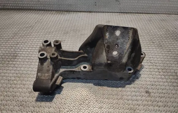 Iveco Daily 35 - 40.10 Engine mounting bracket 504386159