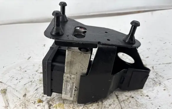 Mercedes-Benz ML W164 ABS Pump A2515453932 R2C8L28E76 28525017003