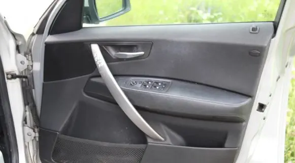 BMW X3 E83 Front door card panel trim