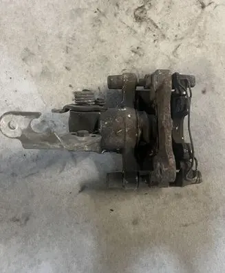 Nissan Primera Rear brake caliper