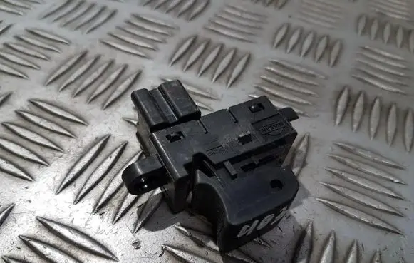 Nissan Qashqai Electric window control switch jd000 2569
