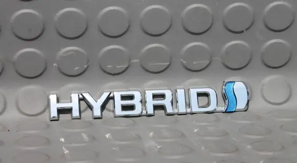 Toyota RAV 4 (XA50) Fender model badge letters TOYOTAHYBRID