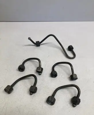 Volvo S40, V40 Fuel injector supply line/pipe 