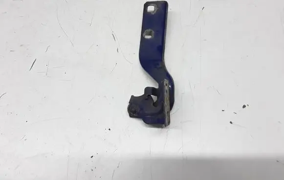 Engine bonnet/hood hinges