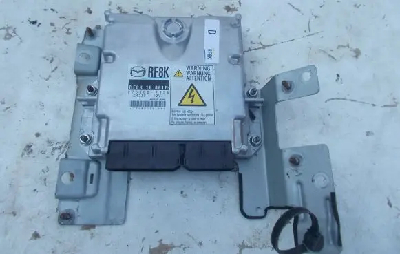Mazda 5 Engine control unit/module RF8K18881G