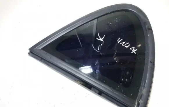 Chevrolet Tacuma Rear side window