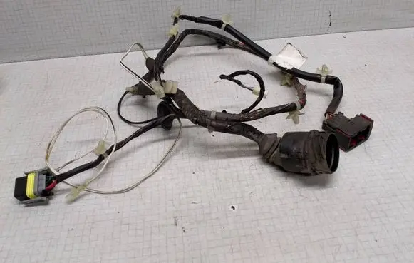 Opel Vectra B Front door wiring loom 9310803