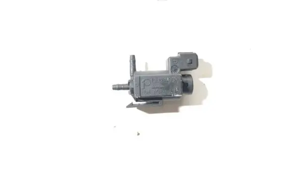 Volvo S60 Turbo solenoid valve 30611668 72224010 03T245