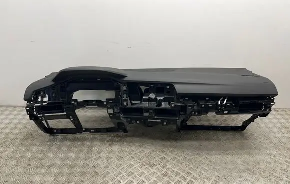 Volkswagen Golf VIII Dashboard 5H1H73T4UF 70721881 06304140
