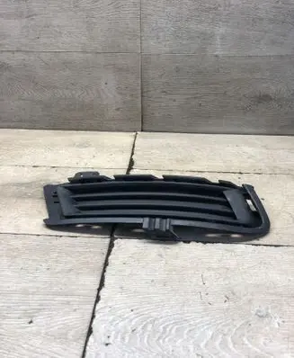 Volkswagen Golf VII Front bumper lower grill 5G0853212D