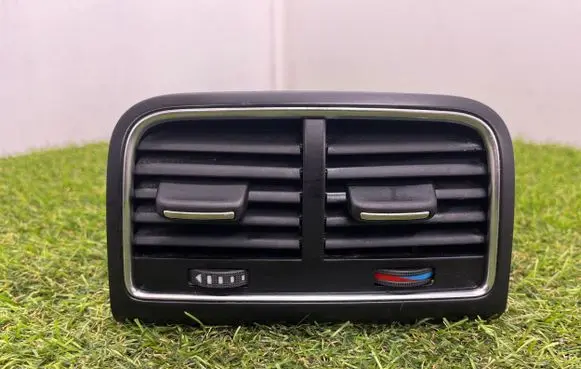 Rear air vent grill