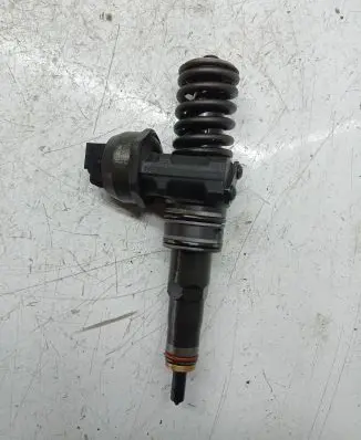 Skoda Octavia Mk2 (1Z) Fuel injector 038130073ag