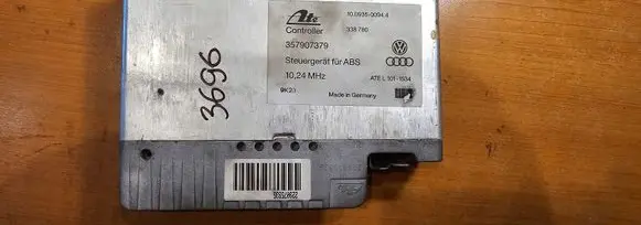 Volkswagen PASSAT B3 ABS control unit/module 357907379