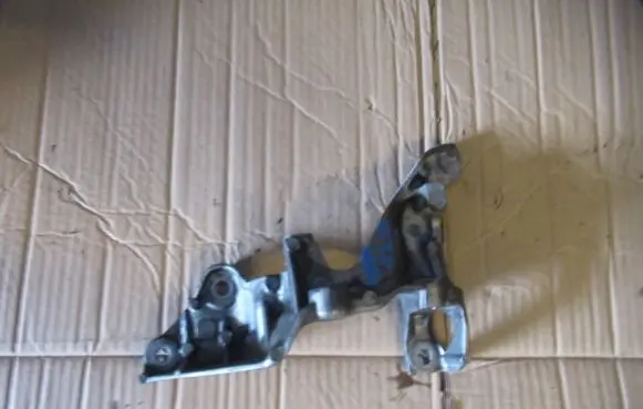 Mercedes-Benz Vito Viano W447 Engine mounting bracket A6261410040