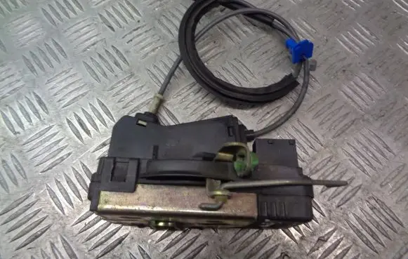 Opel Zafira A Front door lock 90561151