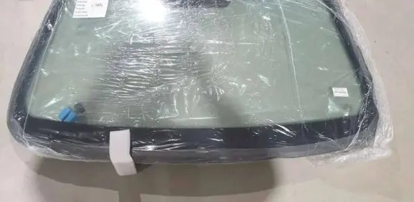 Toyota RAV 4 (XA40) Front windscreen/windshield window 5610142570