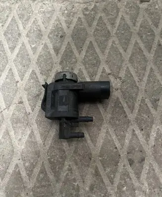 Audi A6 S6 C5 4B Turbo solenoid valve 1J0906283C