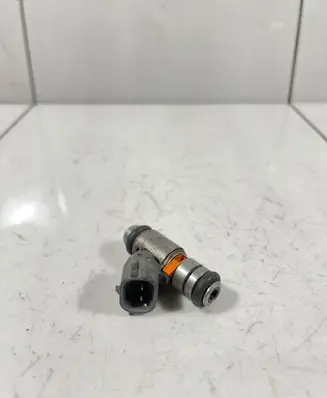 Volkswagen Golf IV Fuel injector 036031C