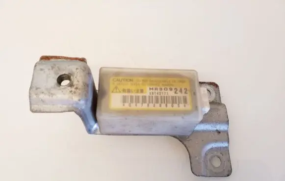 Mitsubishi Galant Airbag deployment crash/impact sensor MR309242 X6T42171