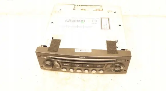 Peugeot 5008 Radio/GPS head unit trim 