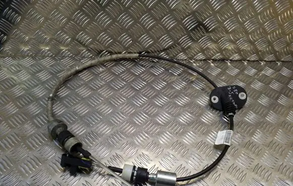 Volvo S80 Gear shift cable linkage 31259001