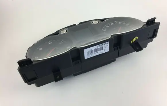 Volkswagen PASSAT B6 Speedometer (instrument cluster) 3C0920871 A637