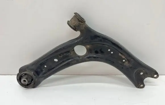 Volkswagen PASSAT B8 Front lower control arm/wishbone 5Q0407182